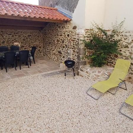 Gite De La Fecleval 6 Personnes Proche Du Puy Dufou Saint-Mesmin  Extérieur photo