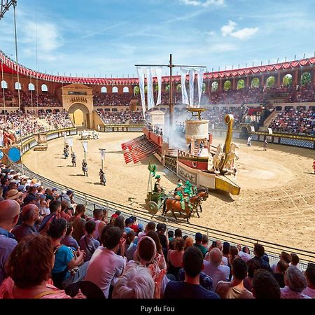 Gite De La Fecleval 6 Personnes Proche Du Puy Dufou Saint-Mesmin  Extérieur photo