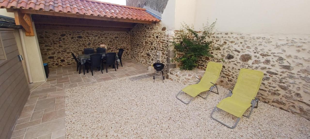 Gite De La Fecleval 6 Personnes Proche Du Puy Dufou Saint-Mesmin  Extérieur photo
